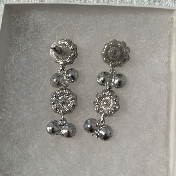 Earrings - Picture 2 of 2